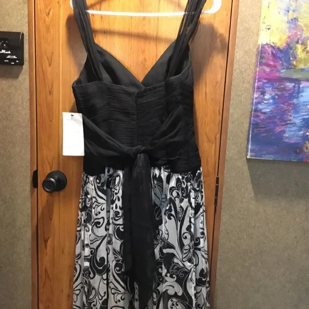 NWT Mary Bays/Victorian Royal Co.  Silk Dress Women’s Size 8. Black and White